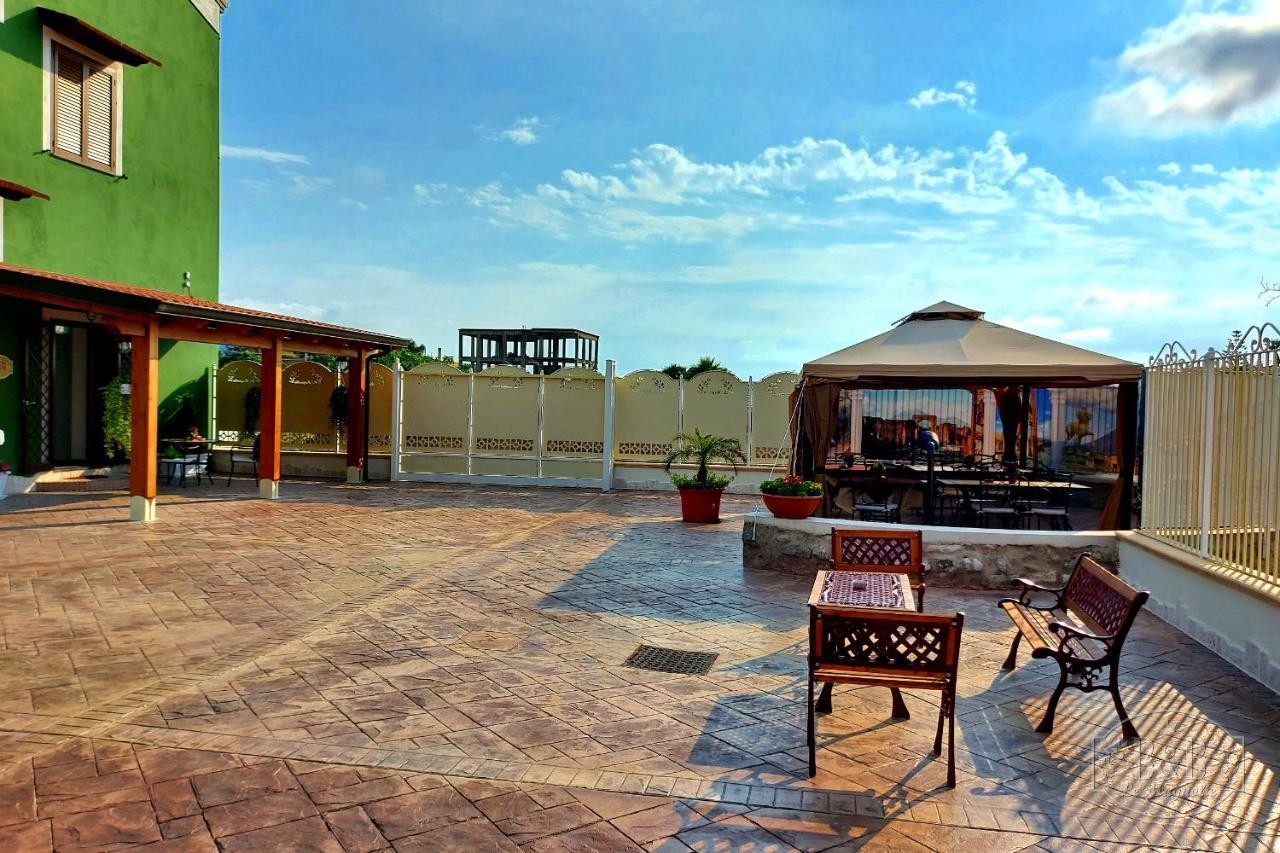 B&B Le Magnolie بومبيي المظهر الخارجي الصورة